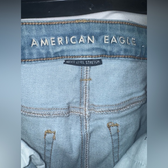 American Eagle Outfitters Light Blue Distressed Jeans - Picture 2 of 7